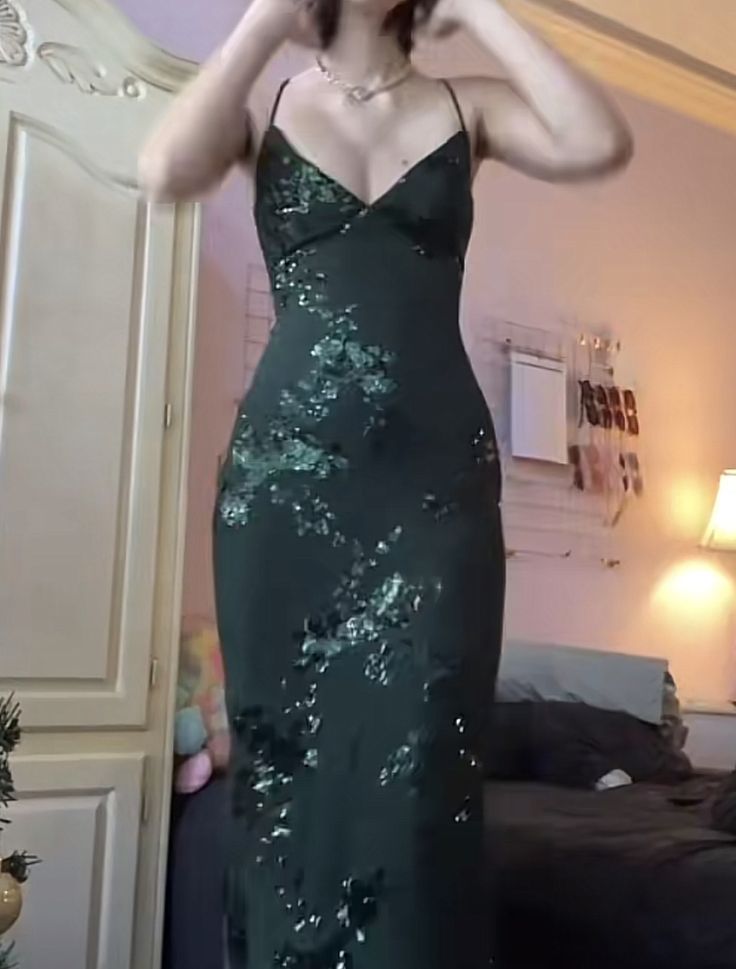 V Neck Green Prom Dresses Evening Gowns With Sequin Appliques