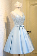 V-Neck Knee-Length Light Blue Satin Homecoming Dress With Appliques