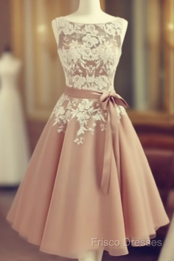 Vintage A-Line Lace Appliques Scoop Neckline Tea Length Bridesmaid Dress Main image