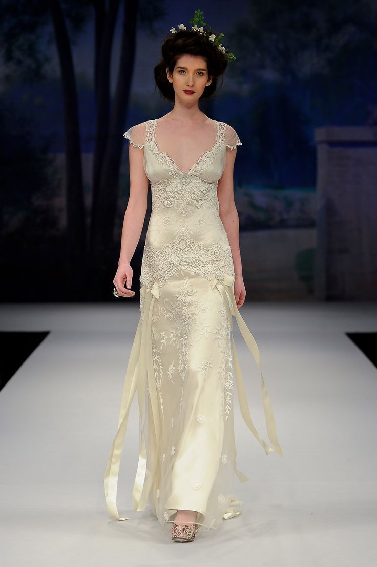 Vintage A Line Small Flying Sleeves Lace Satin Long Evening Dress Party Dress Secondary image