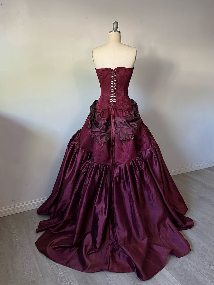 Vintage Ball Gown Strapless Burgundy Sleeveless Satin 90S Classy Prom Dresses Inspiration Party Dress Princess Graduation Dress