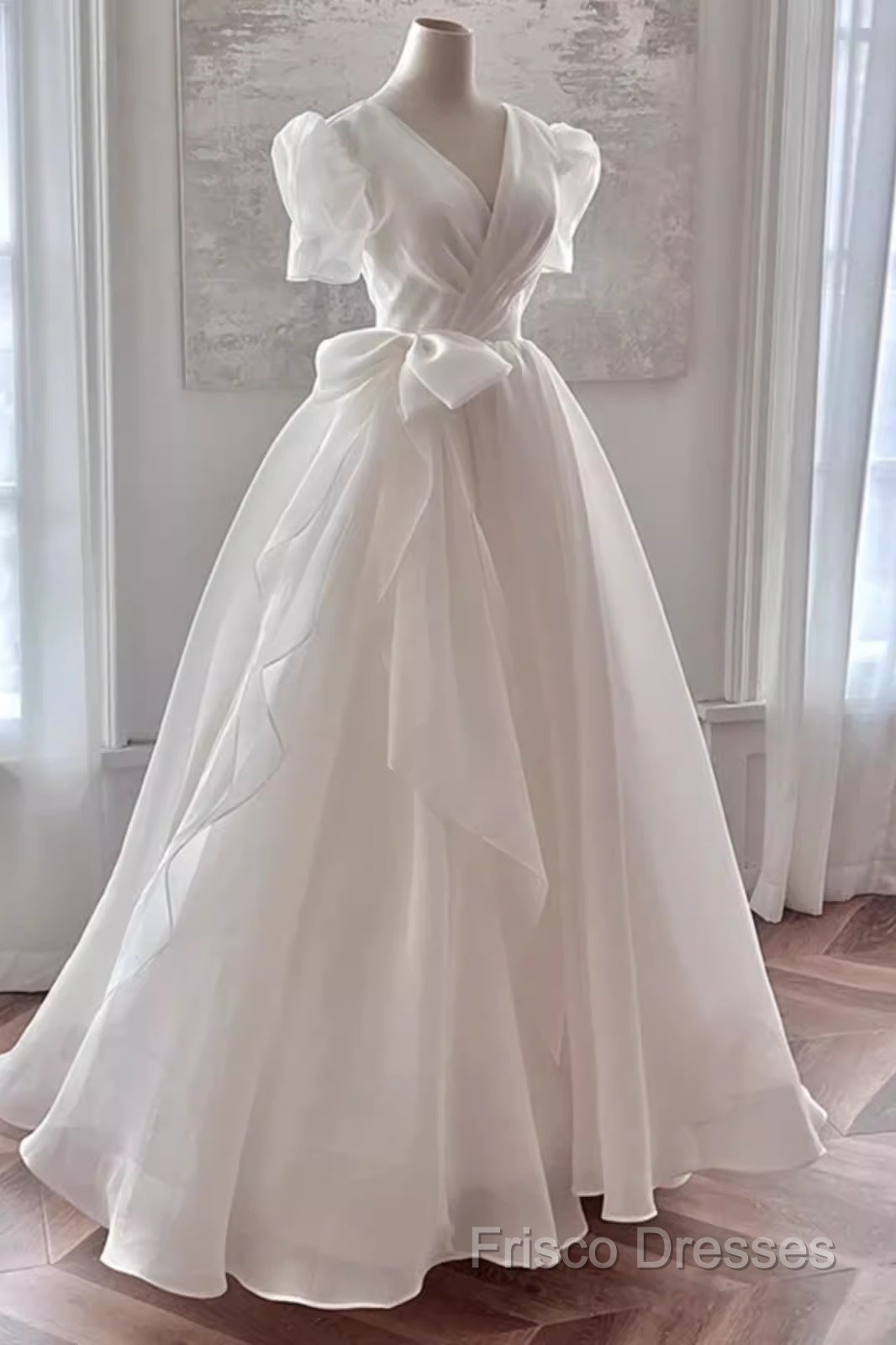 Vintage Ball Gown V Neckline Chiffon White Long Wedding Dress Brides Dress Secondary image