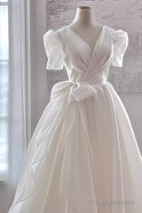 Vintage Ball Gown V Neckline Chiffon White Long Wedding Dresses Brides Dress