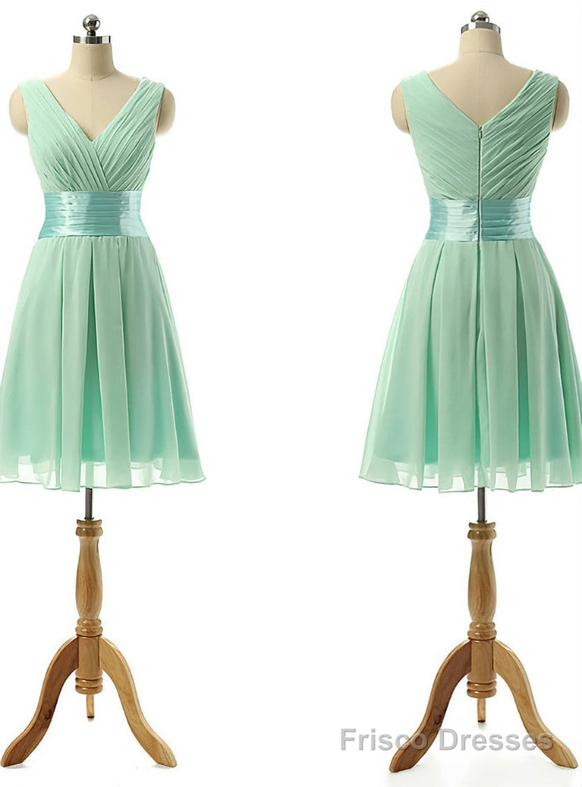 Vintage Bridesmaid Dress with a Ribbon Light Green V-neck Bridesmaid Dresses with Soft Pleats Main image