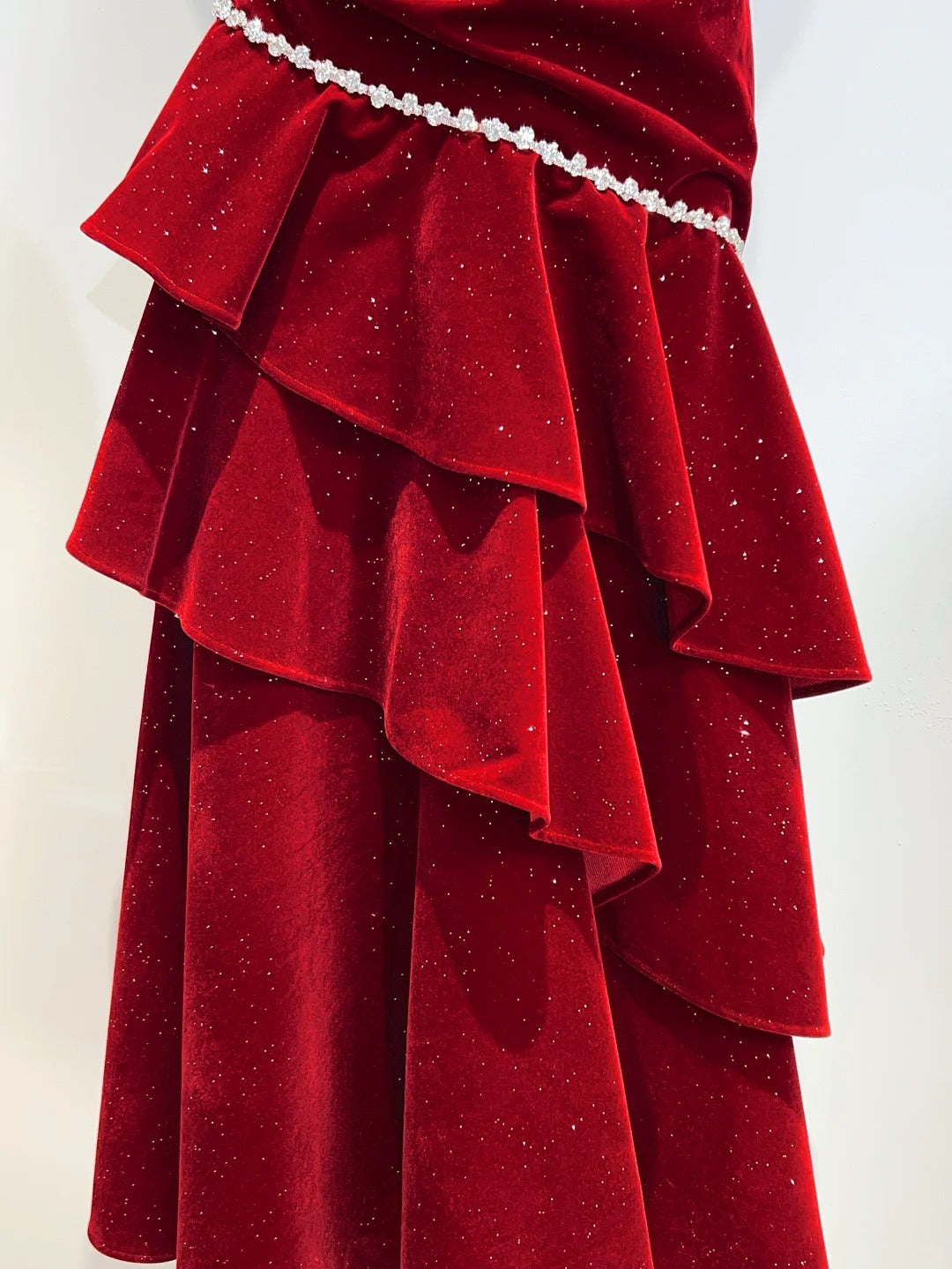 Vintage Burgundy Mermaid Spaghetti Strap Ruffle Velvet Prom Dress Evening Dress