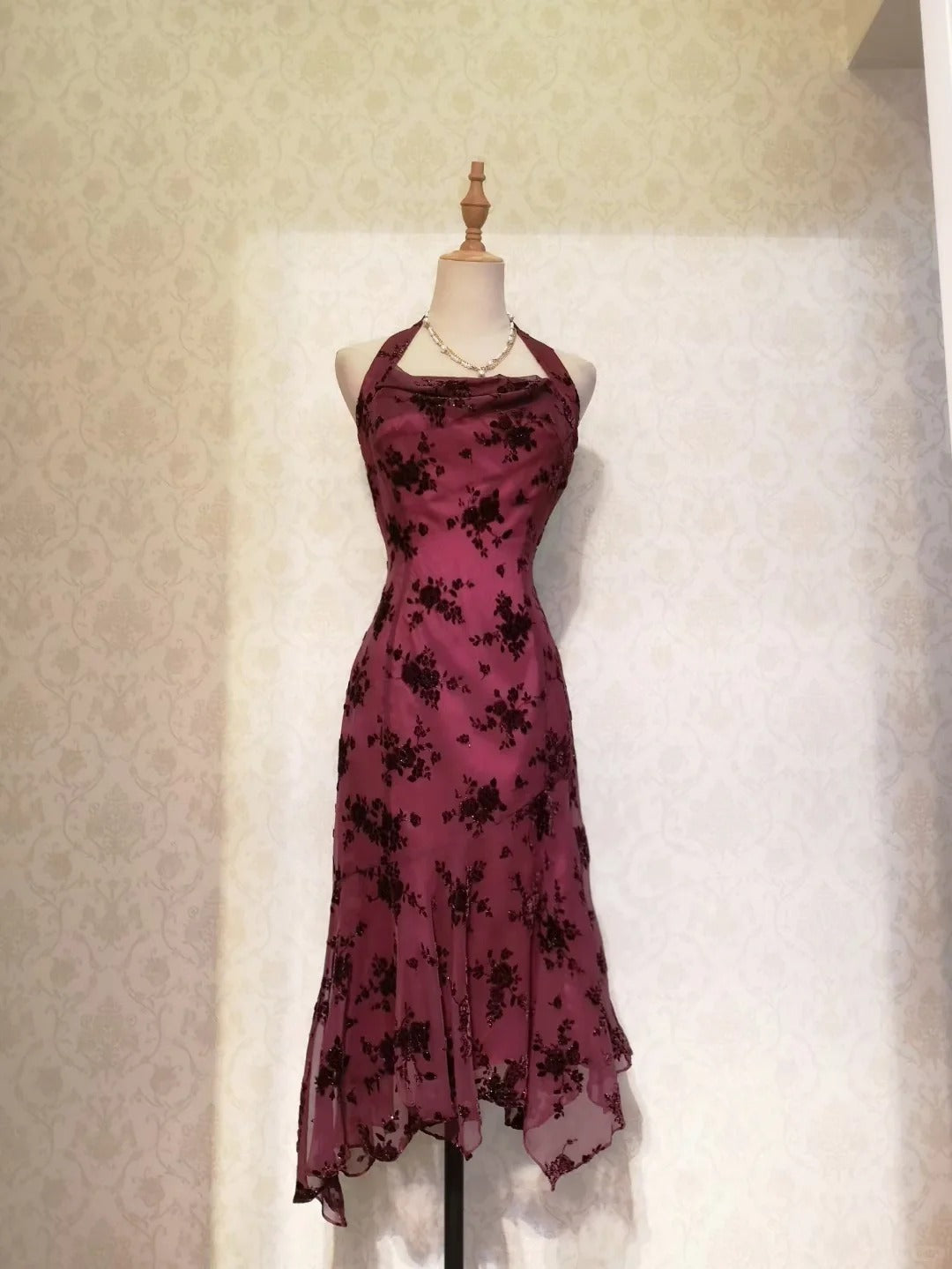 Vintage Chic Halter Neck Beaded Chiffon Prom Dress Main image