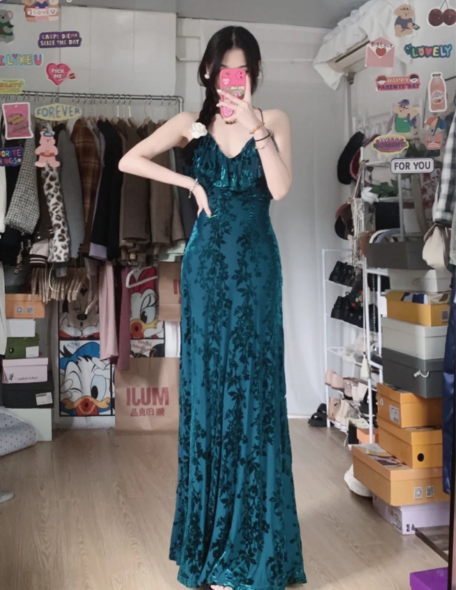 Vintage Court Dark Green V-Neck Ruffled Long Prom Dress Evening Dress