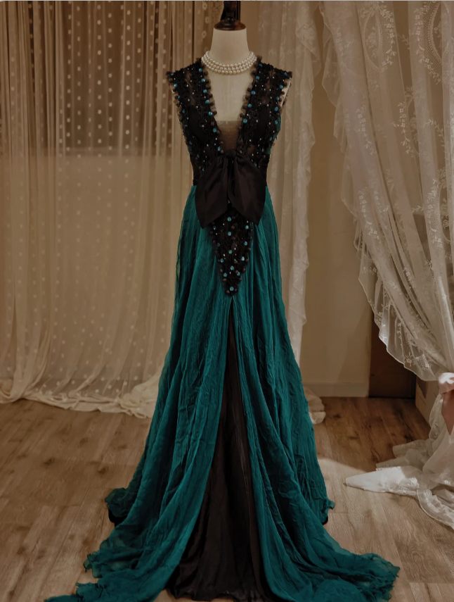 Vintage Dark Green A-Line V-Neck Bow Beaded Chiffon Long Prom Dress Evening Dress Main image