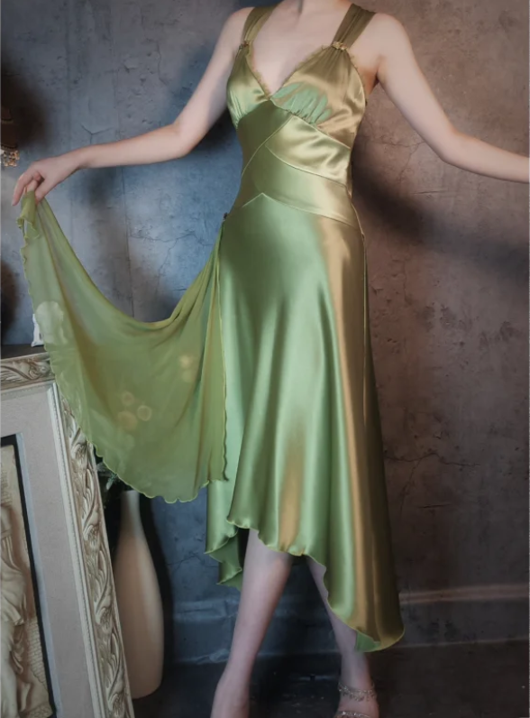 Vintage Elegant Green Deep V-Neck Satin Prom Dress Evening Dress