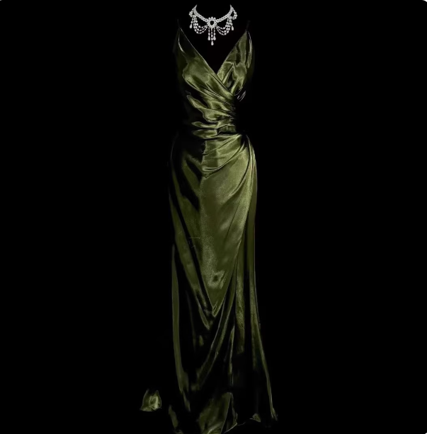 Vintage Emerald Green V-Neck Ruffled Satin Long Prom Dress Evening Dress Secondary image
