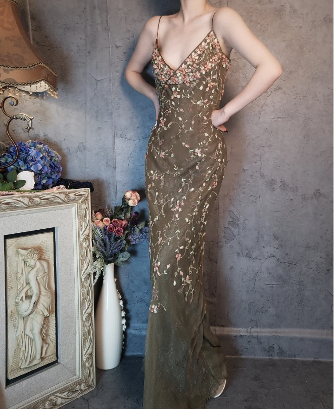 Vintage Green Mermaid Spaghetti Strap Deep V-Neck 3D Floral Embroidery Long Prom Dress Evening Dress Secondary image