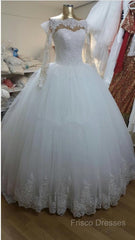 Vintage Lace Appliques Long Sleeves Tulle Wedding Dress Ball Gowns