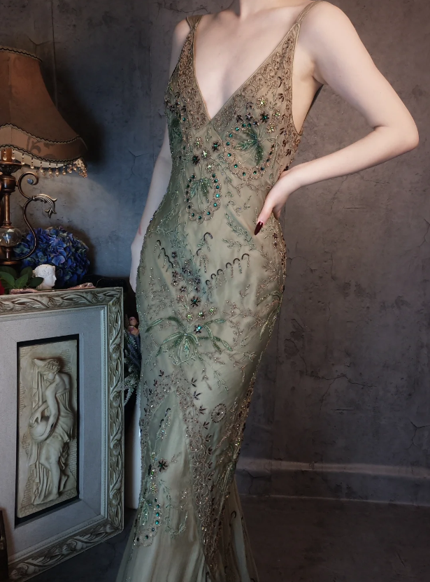 Vintage Luxury Green Mermaid Deep V-Neck Beaded Embroidered Chiffon Long Prom Dress Evening Dress
