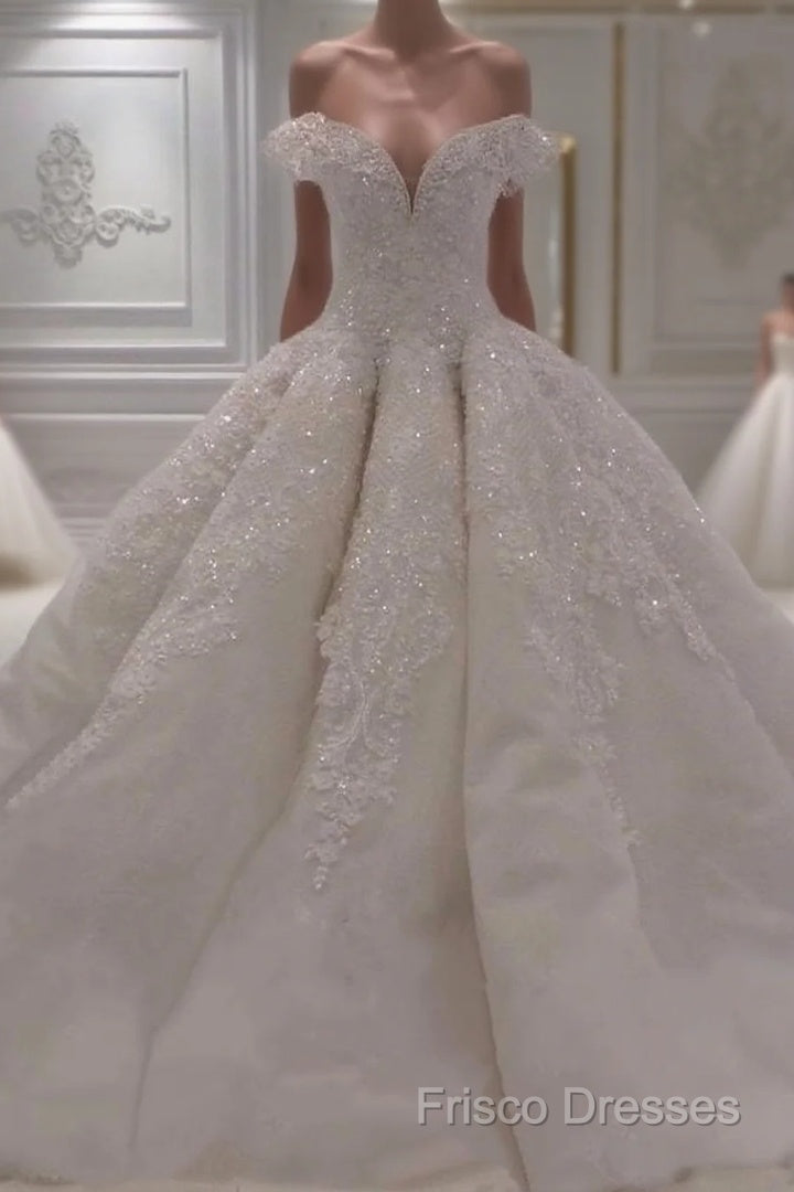 Vintage Off The Shoulder Ball Gowns Couture Wedding Dress Lace Appliques Main image