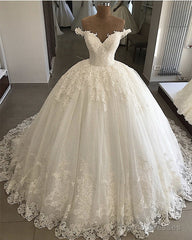 Vintage Pearl Beaded Tulle Ballgown Wedding Dresses Lace Edge