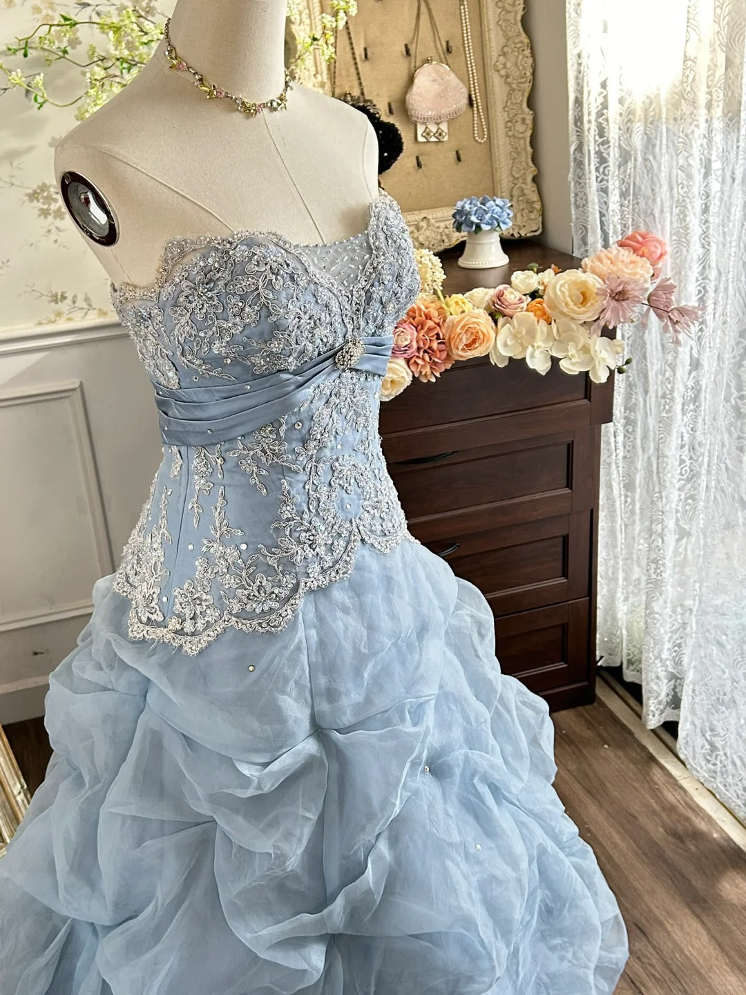 Vintage Princess Light Hazy Blue Strapless Lace Embroidered Tulle Ball Gown Evening Dress