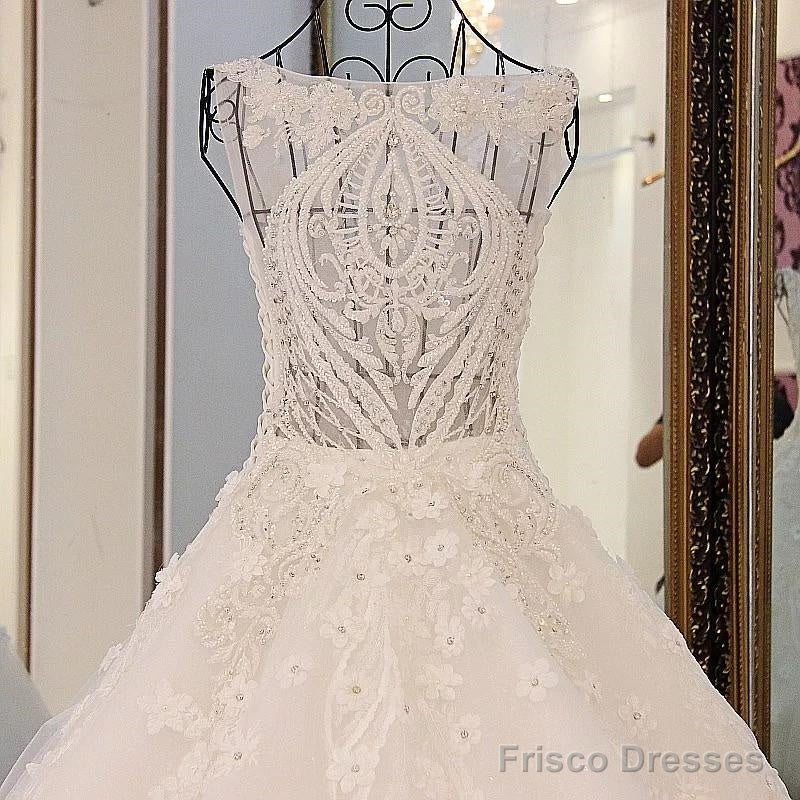 Vintage Scoop Neck Pearl And Crystal Beaded Ball Gowns Wedding Dresses Main image