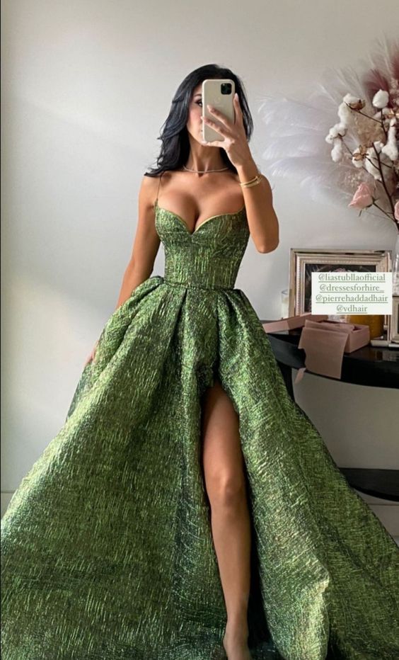 Vintage Spaghetti Straps Green Prom Dress Long Prom Dresses Secondary image