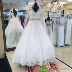 Vintage V Neck Tulle Wedding Dresses Lace Appliques