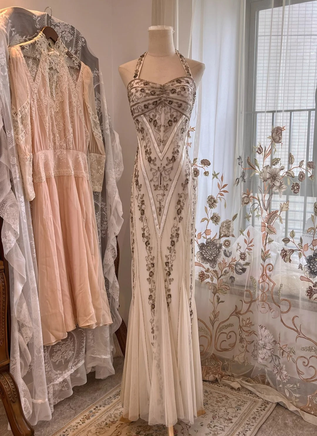 Vintage White Mermaid Halter Neck Beaded Backless Tulle Long Prom Dress Evening Dress Secondary image