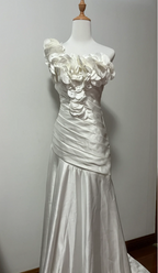 Vintage White Mermaid One-Shoulder Neckline Petal Pleated Satin Long Prom Dress Evening Dress