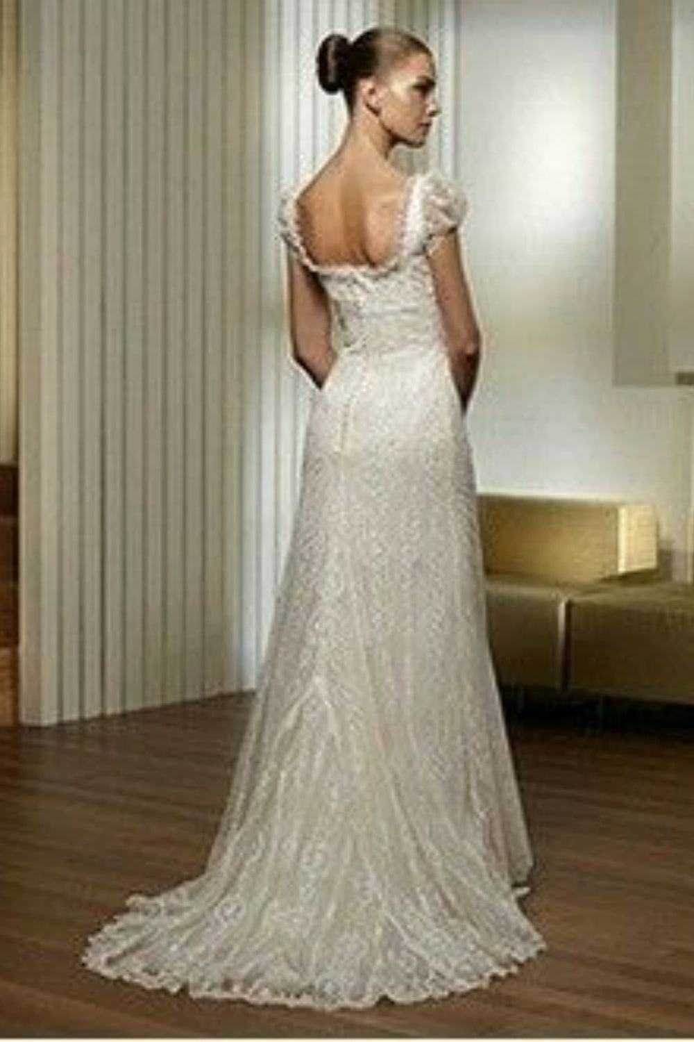 White Simple, Fashionable And Elegant Bow Decoration, Long Exquisite Lace Floor-Length Tail Ball Gown, Evening Gown, Ball Gown, Imperial Gown, Wedding Dress Secondary image