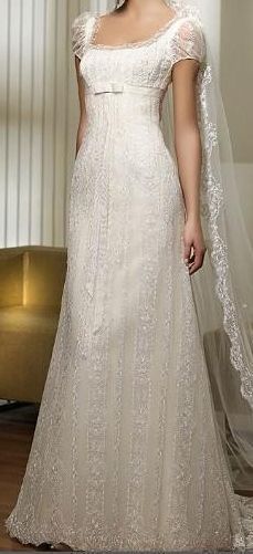 White Simple, Fashionable And Elegant Bow Decoration, Long Exquisite Lace Floor-Length Tail Ball Gown, Evening Gown, Ball Gown, Imperial Gown, Wedding Dress