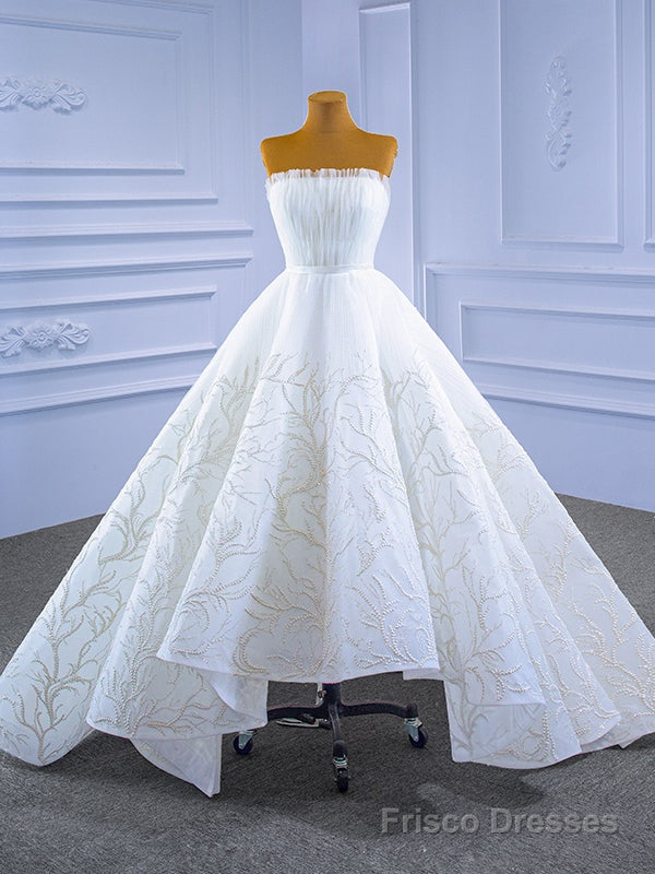 White Tulle  Strapless Wedding Dress With Detachable Train Main image