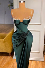 Precioso vestido de fiesta de sirena de espagueti de color verde oscuro con cuentas