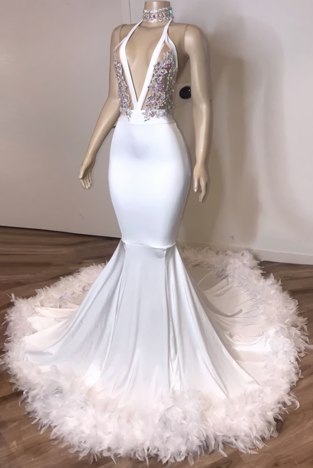 Black Girl Prom Dresses, V Neck Sexy Backless White Prom Dresses With Feather Mermaid Crystals Appliques Evening Gowns
